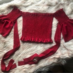 Red strapless/cropped elastic top